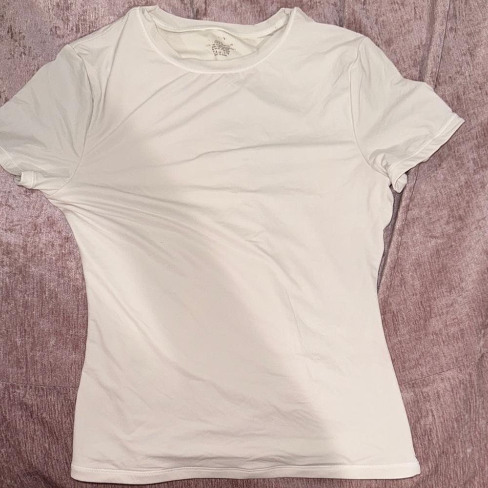 Suukees Women’s White Tee